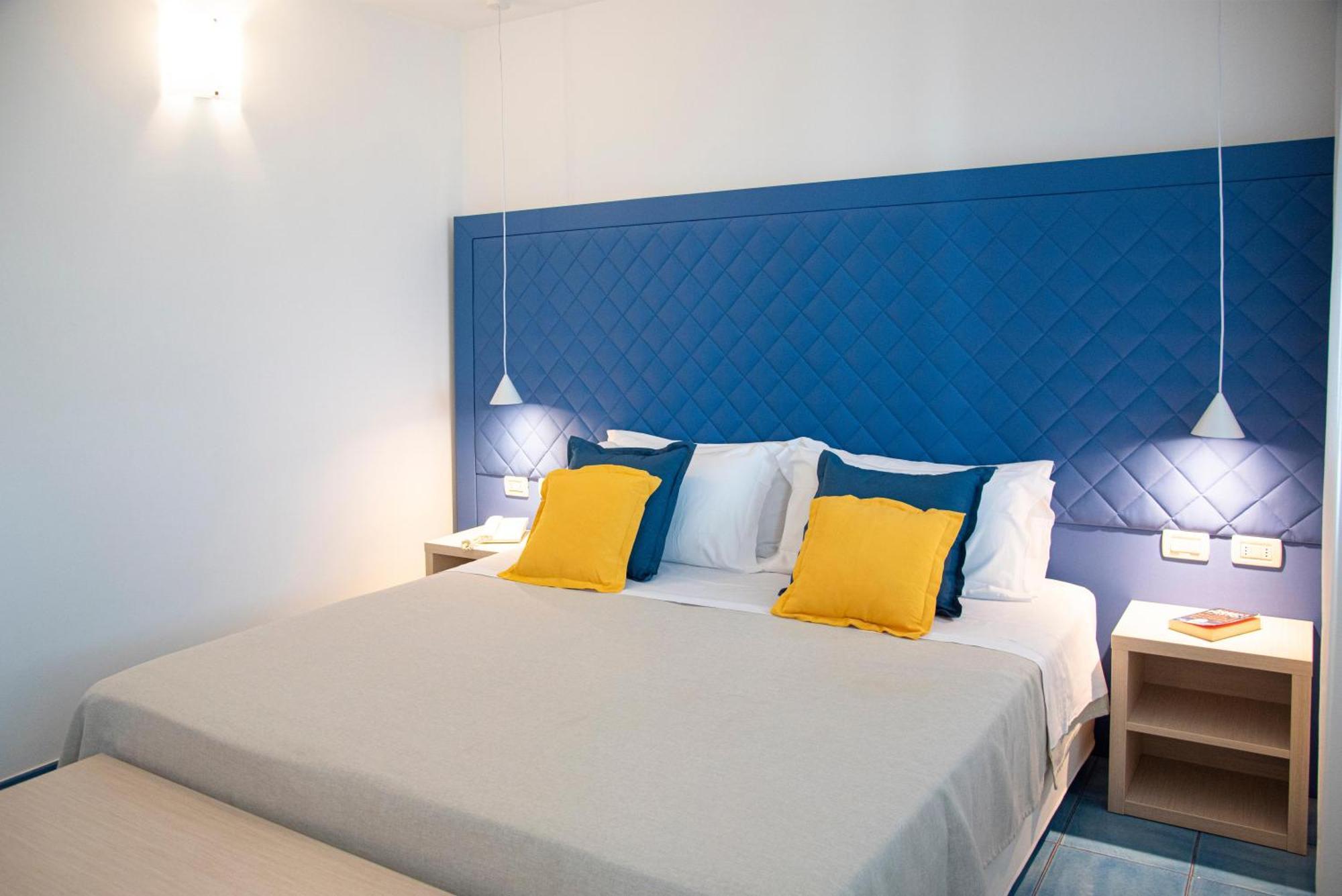 Pietrablu Resort & Spa - Cdshotels Полиньяно-а-Маре Экстерьер фото