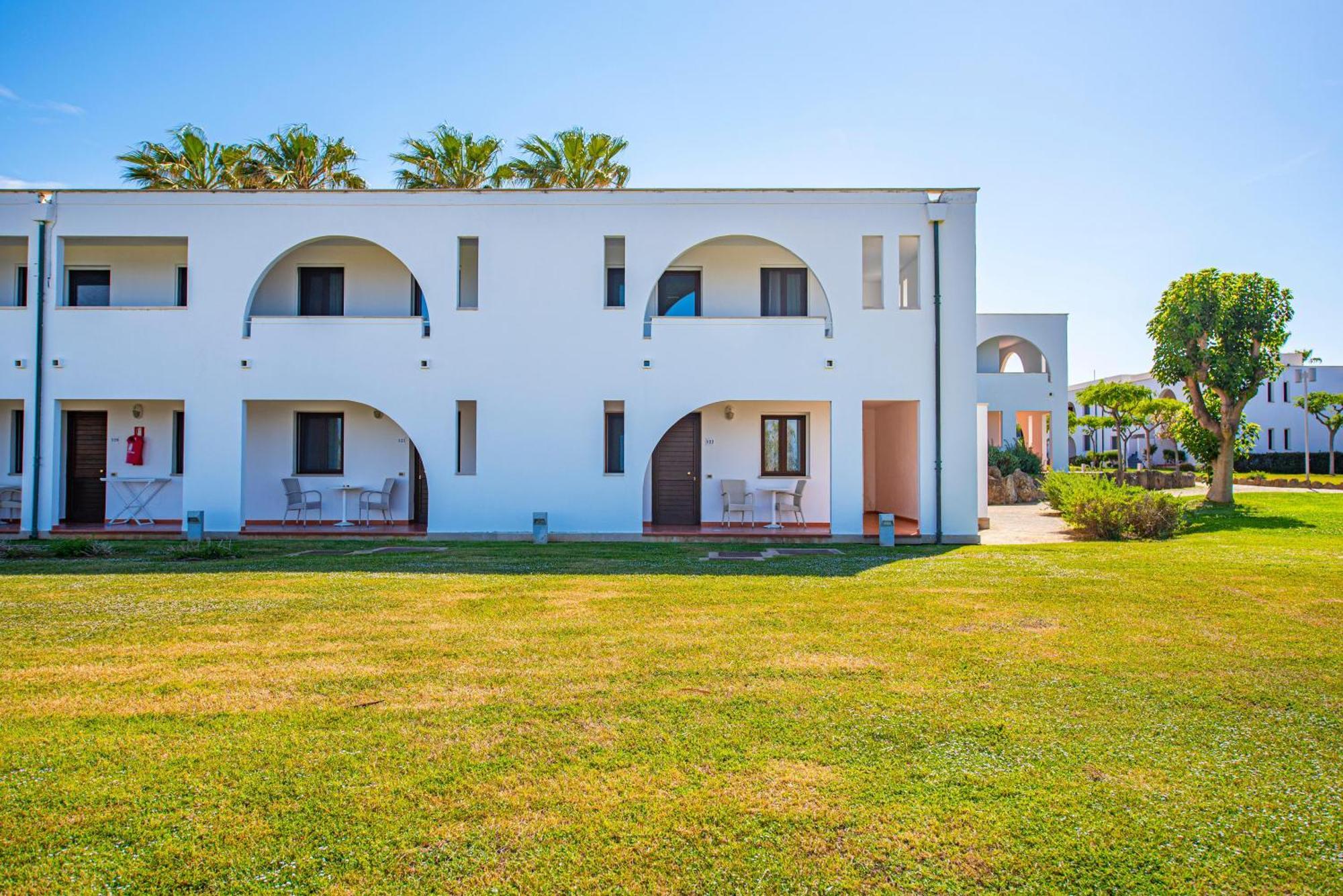 Pietrablu Resort & Spa - Cdshotels Полиньяно-а-Маре Экстерьер фото